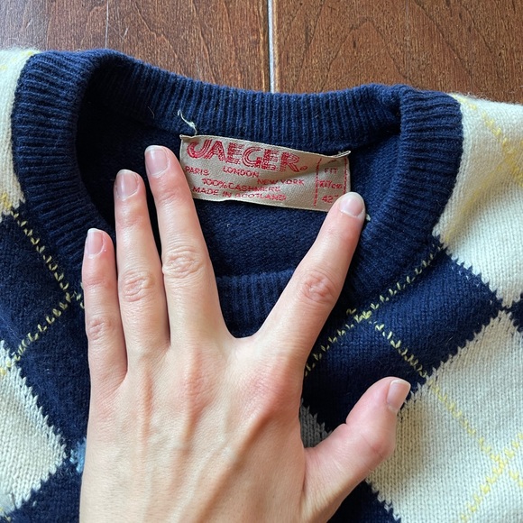 Jaeger 100% Cashmere Sweater - Picture 2 of 5